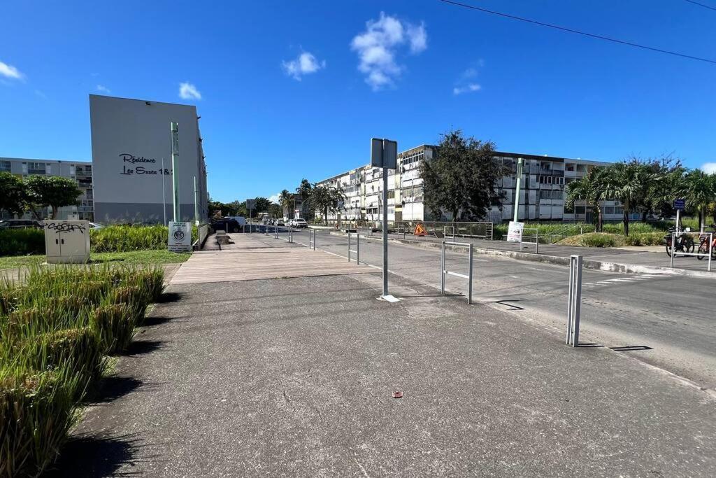 Appartement Proche Aeroport Au Rez-De-Chaussee Les Abymes Εξωτερικό φωτογραφία